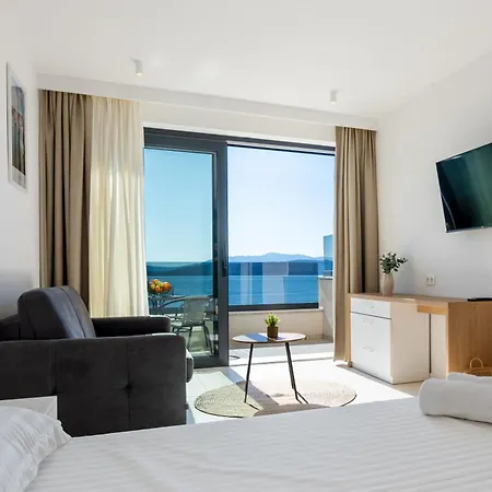 Wind Rose Maestral-beachfront