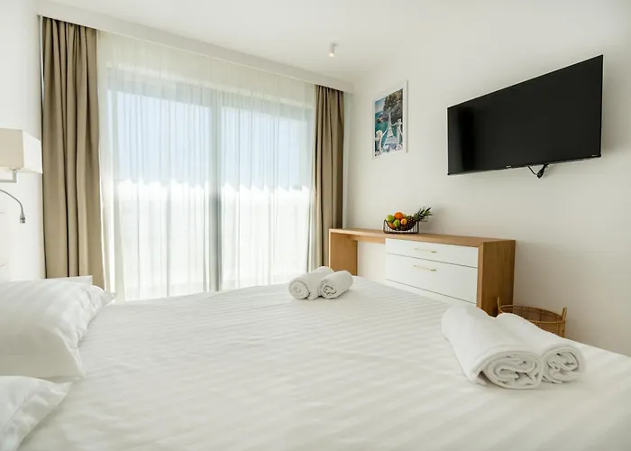 Апартаменты Wind Rose Maestral-beachfront *