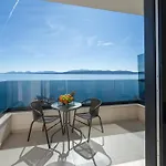 Wind Rose Maestral-beachfront *