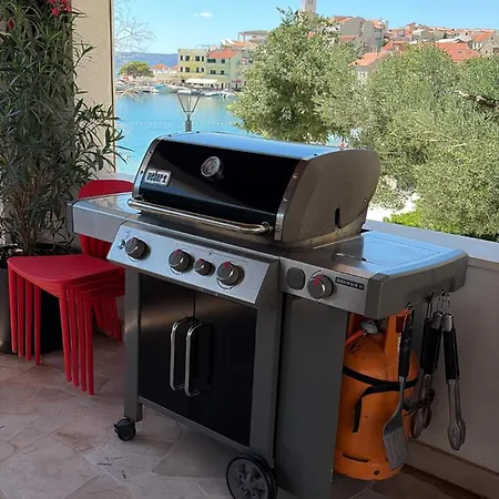 Appartement Wind Rose Maestral-beachfront *