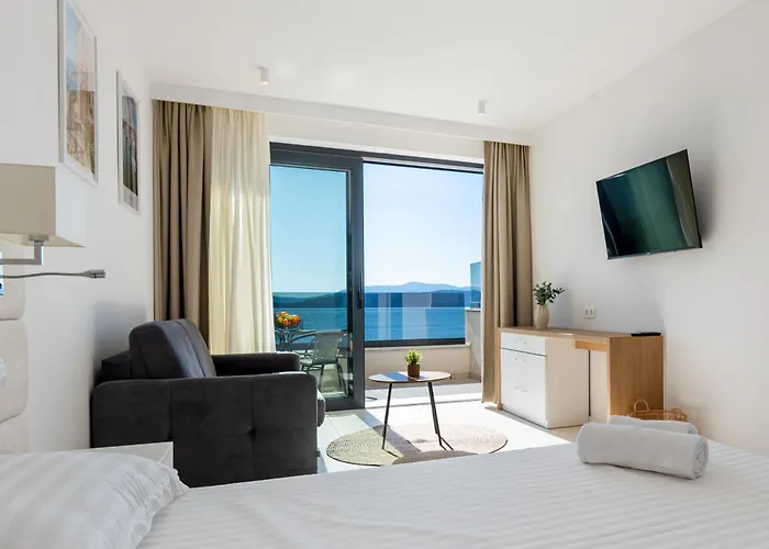 Wind Rose Maestral-beachfront